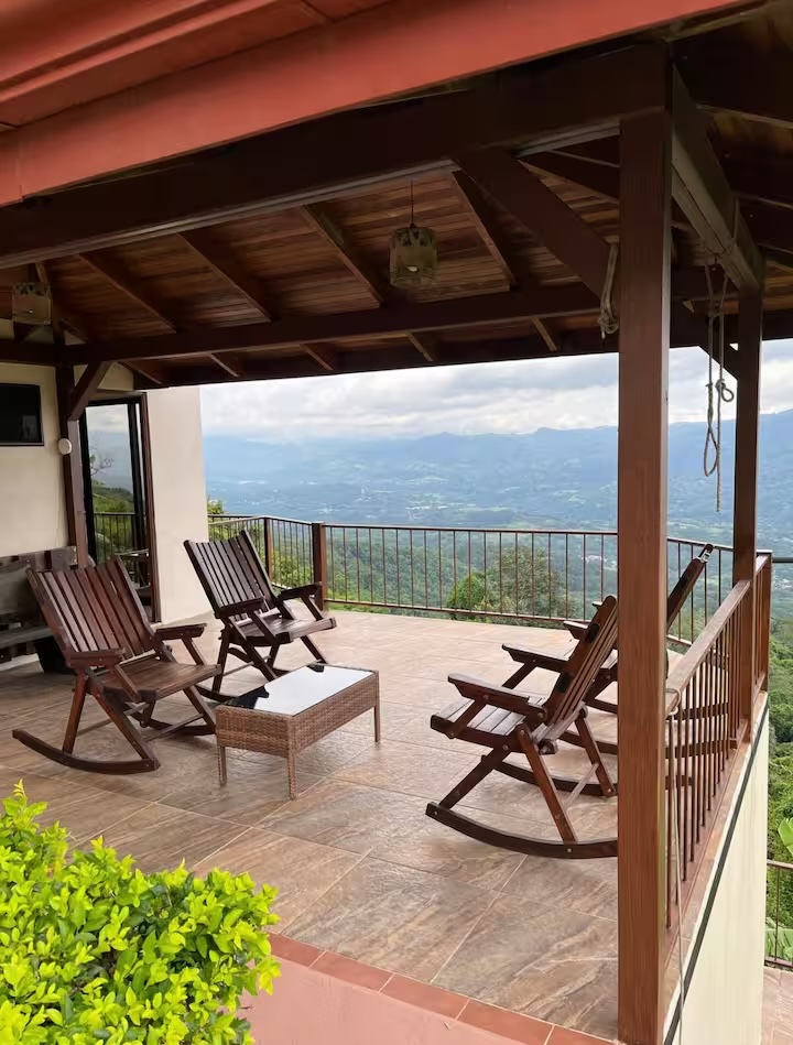 The porch of the garden casita
